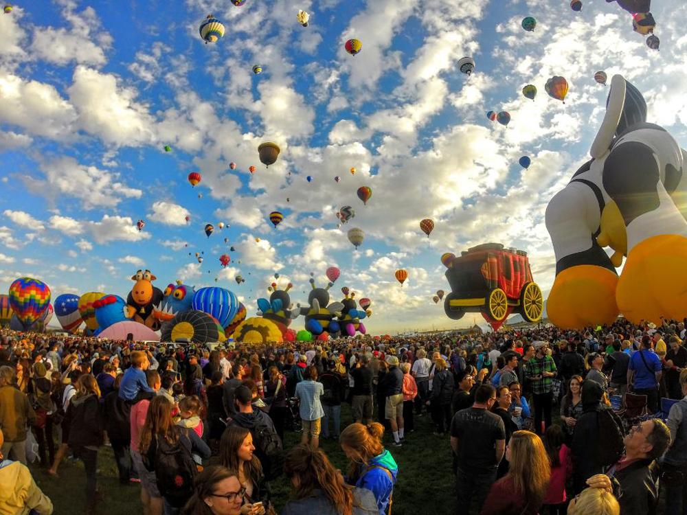 Balónový festival v Novém Mexiku - fotograf Adrian Camarena.